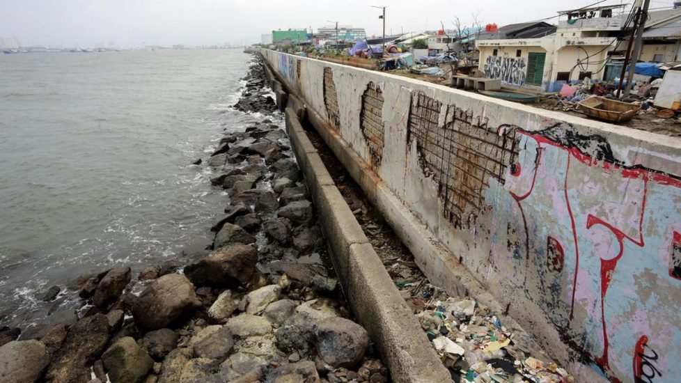 Jebolnya Tanggul Muara Baru