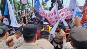 Demo Ricuh di Indramayu