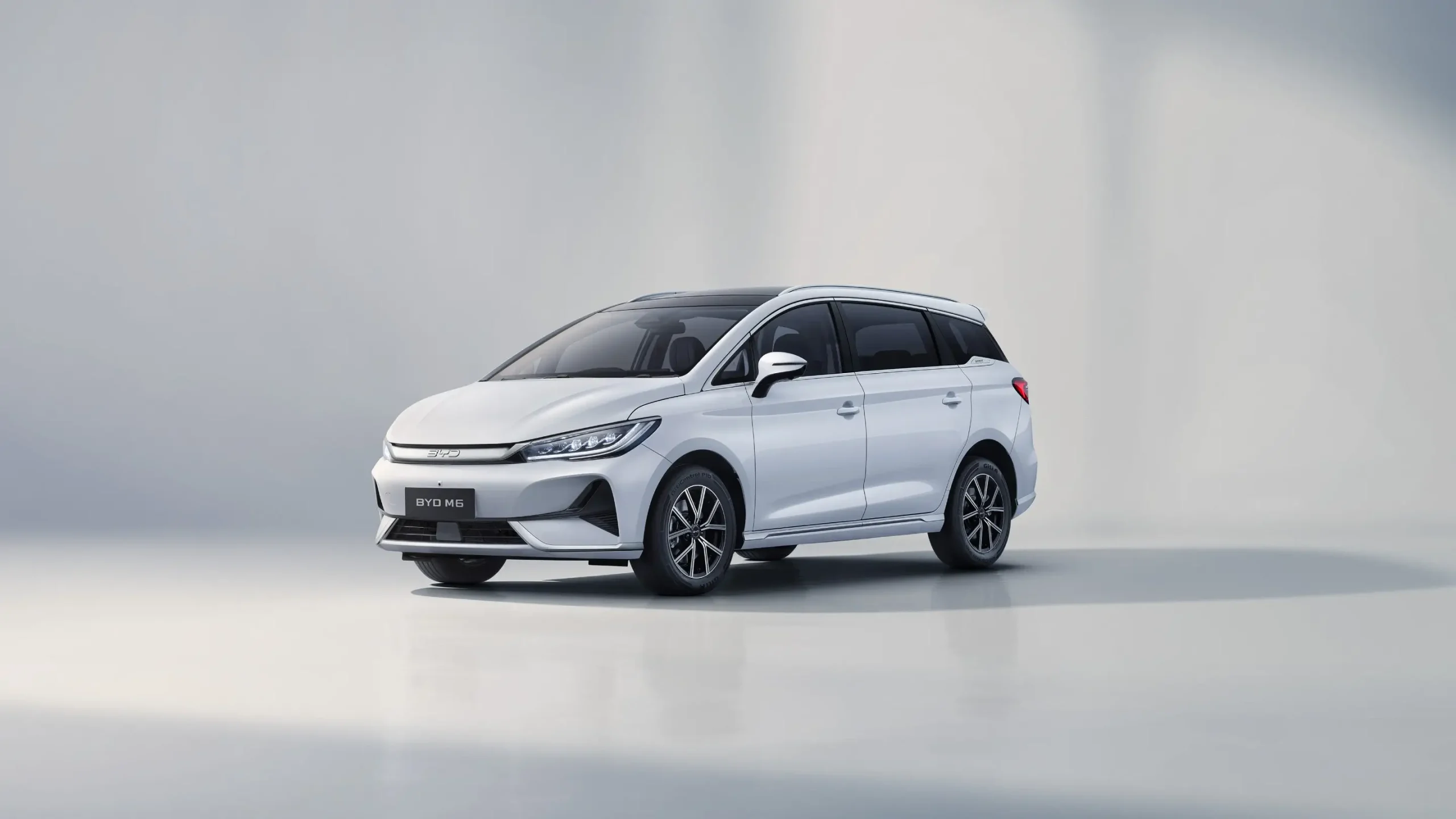 Desain Modern BYD M6 yang Mengutamakan Kenyamanan